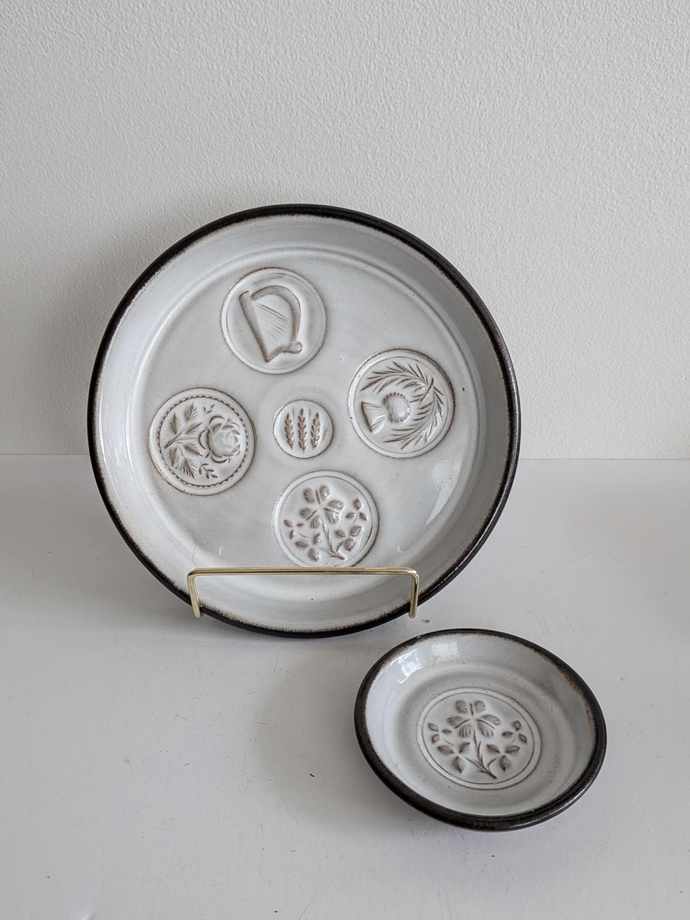 Shanagarry Irish Pottery Four Nations stamp Plates Celtic Glazed, Set Of 2